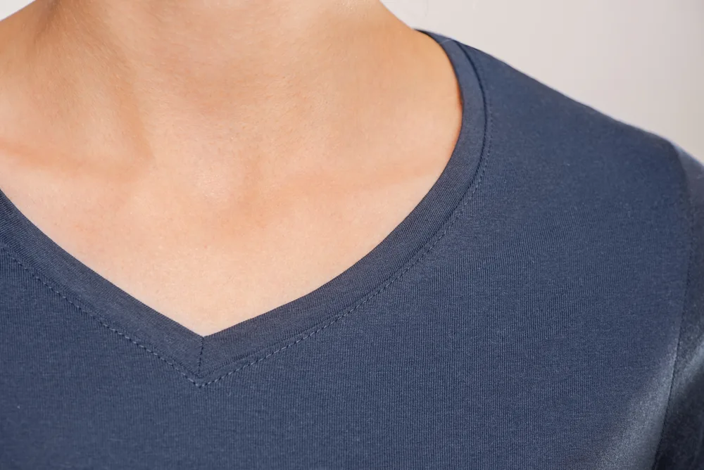 Women´s Luxury V-Neck Tees – Image 4