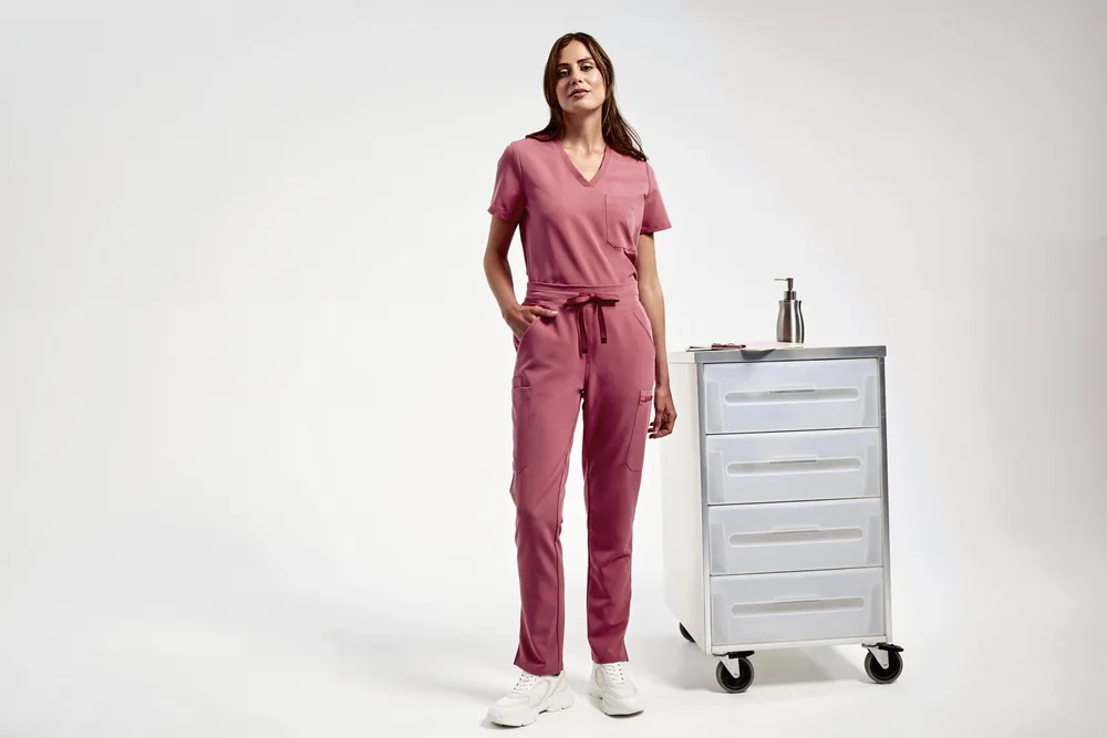 Relentless Women`s Onna-Stretch Cargo Pant