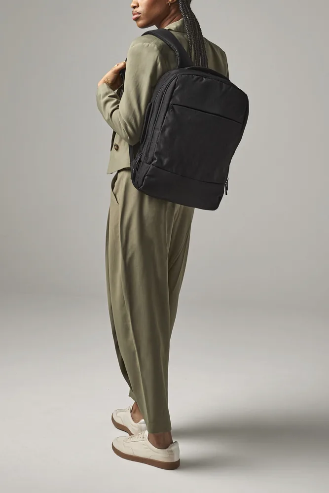 Q-Tech Charge Convertible Backpack